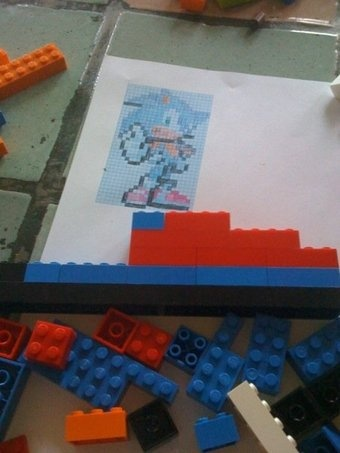 Illustration for article titled How To Make A Pixel Sonic Out of LEGO (And Bond With Your Kids)